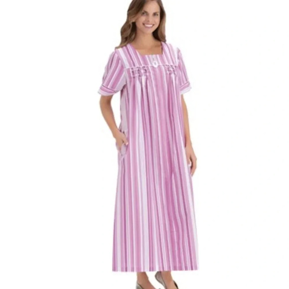 Short Sleeve Zip Front Robe Nightgown - Medium - Picture 1 of 5